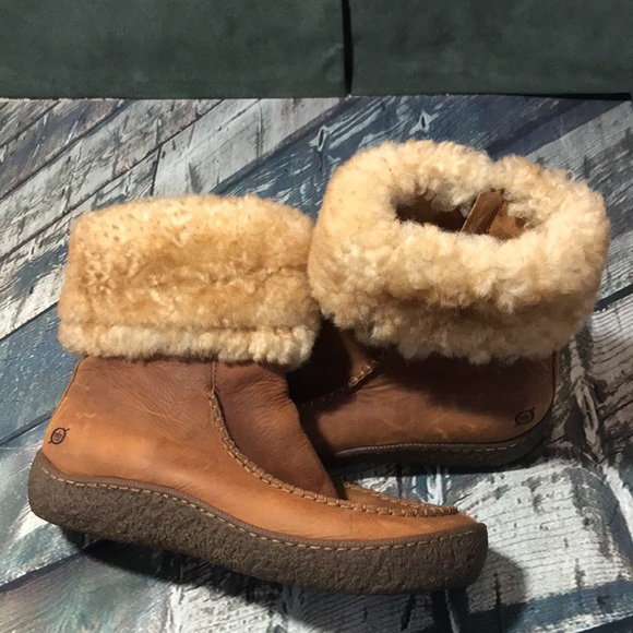 🐬 BORN Brown Leather Shearing Cuff Boots - Picture 6 of 16
